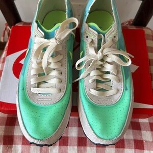 Nike Women's Waffle One’s in Aqua, Teal, White